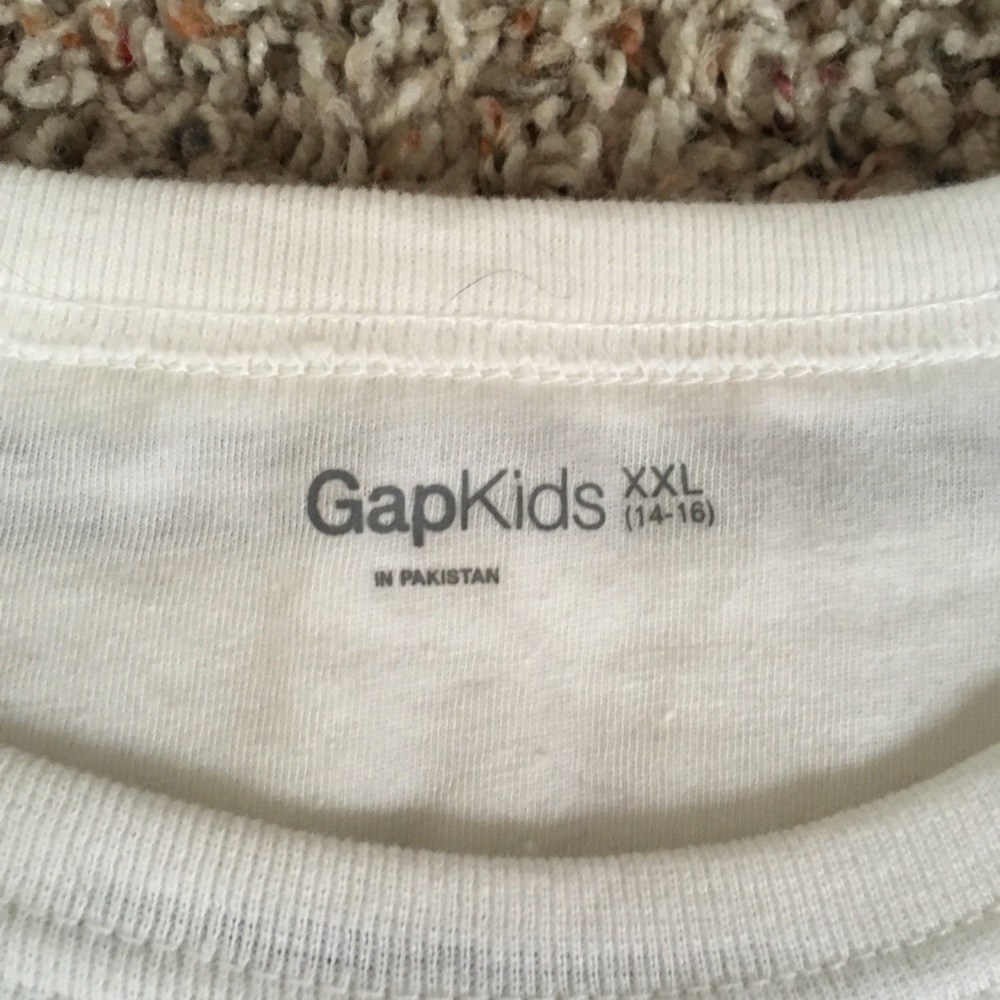 GAP boys long sleeved shirt. Size 14/16. NWOT - Picture 2 of 2